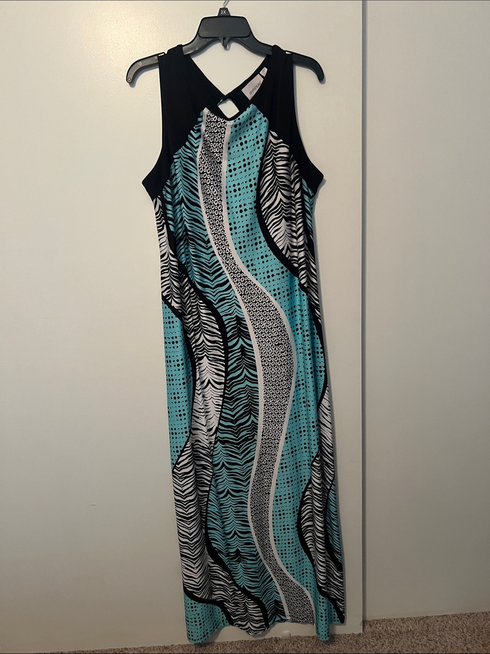 Avenue Black, White & Turquoise Patterned Sleeveless Maxi Dress
